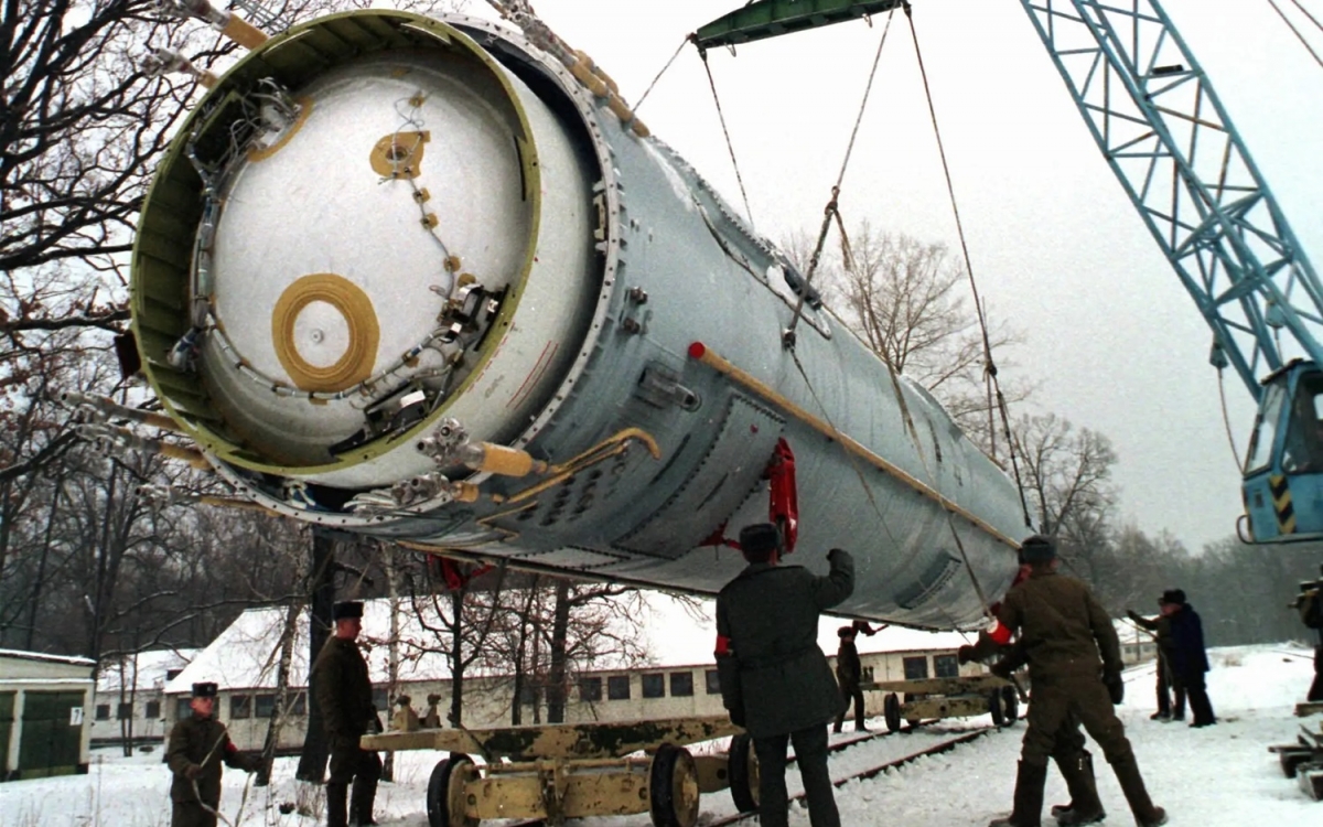 Ukraine có sai lầm khi từ bỏ kho vũ khí hạt nhân?
