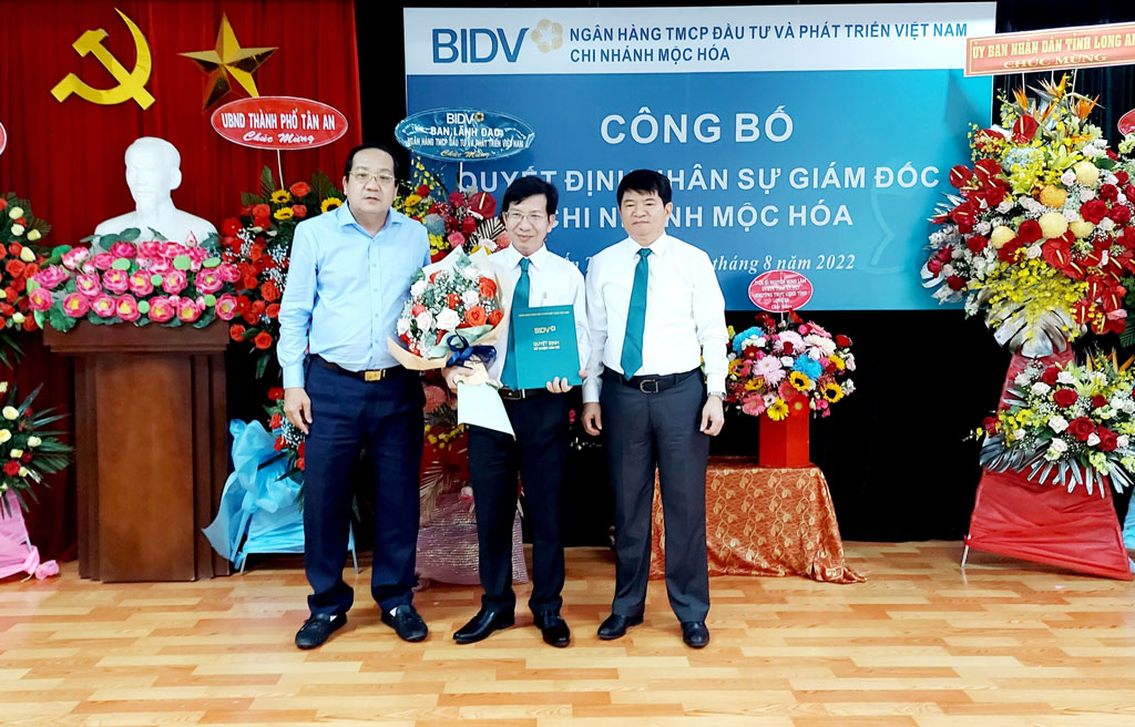 Ông Nguyễn Minh Sơn giữ chức vụ Giám đốc BIDV Chi nhánh Mộc Hóa