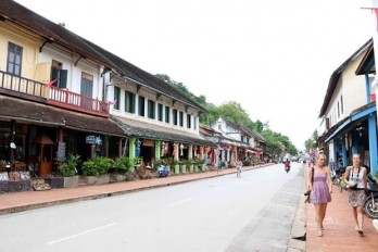 Laos eyes 900,000 foreign tourists in 2022 Laos eyes 900,000 foreign tourists in 2022