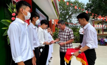 Trưởng Ban Nội chính Tỉnh ủy - Nguyễn Thành Vững dự Lễ khai giảng tại Trường THPT Tân Hưng Trưởng Ban Nội chính Tỉnh ủy - Nguyễn Thành Vững dự Lễ khai giảng tại Trường THPT Tân Hưng