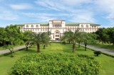Khám phá Đại học Tân Tạo ngôi trường tại Long An với kiến trúc lâu đài phương Tây