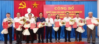 Tân An công bố các quyết định về công tác cán bộ