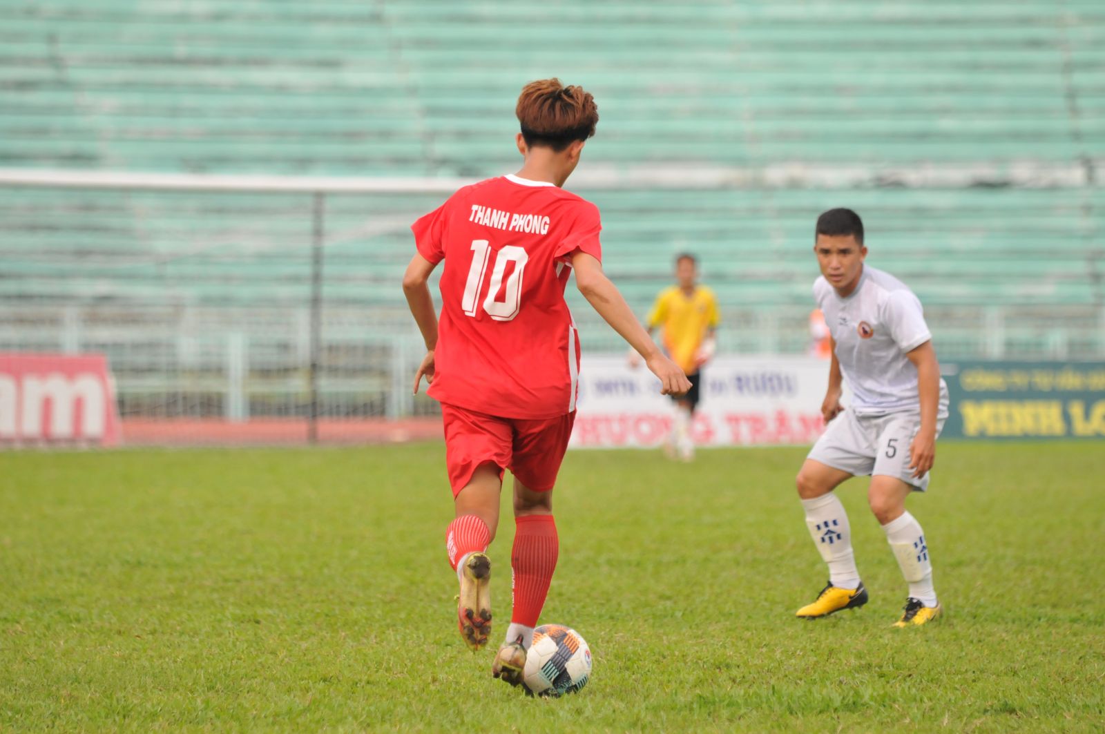 FC Phương Trâm chia điểm trước trẻ Tiền Giang trong trận cầu 4 bàn thắng