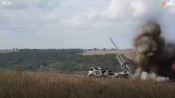 Cận cảnh Nga khai hỏa pháo phản lực phóng loạt Uragan trên chiến trường Ukraine
