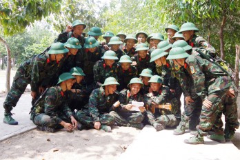 Chăm lo đời sống tinh thần cho bộ đội