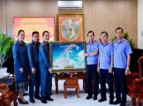 Viện Kiểm sát nhân dân nước Cộng hòa Dân chủ Nhân dân Lào thăm, làm việc tại Long An
