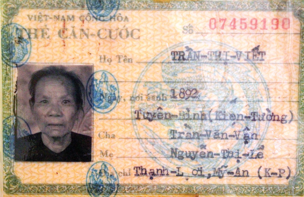 Người mẹ 7 lần 'khóc thầm lặng lẽ'