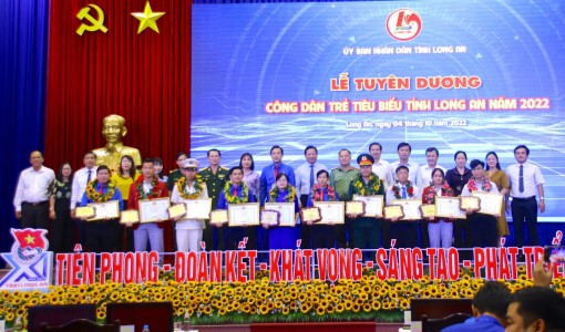 Long An: Representative young citizens honored in 2022