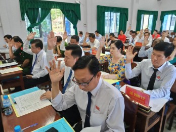 HĐND huyện Thạnh Hóa khóa VII tổ chức Kỳ họp lần thứ tám