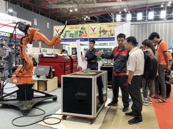 Int’l exhibition on industrial products, technology opens in HCM City