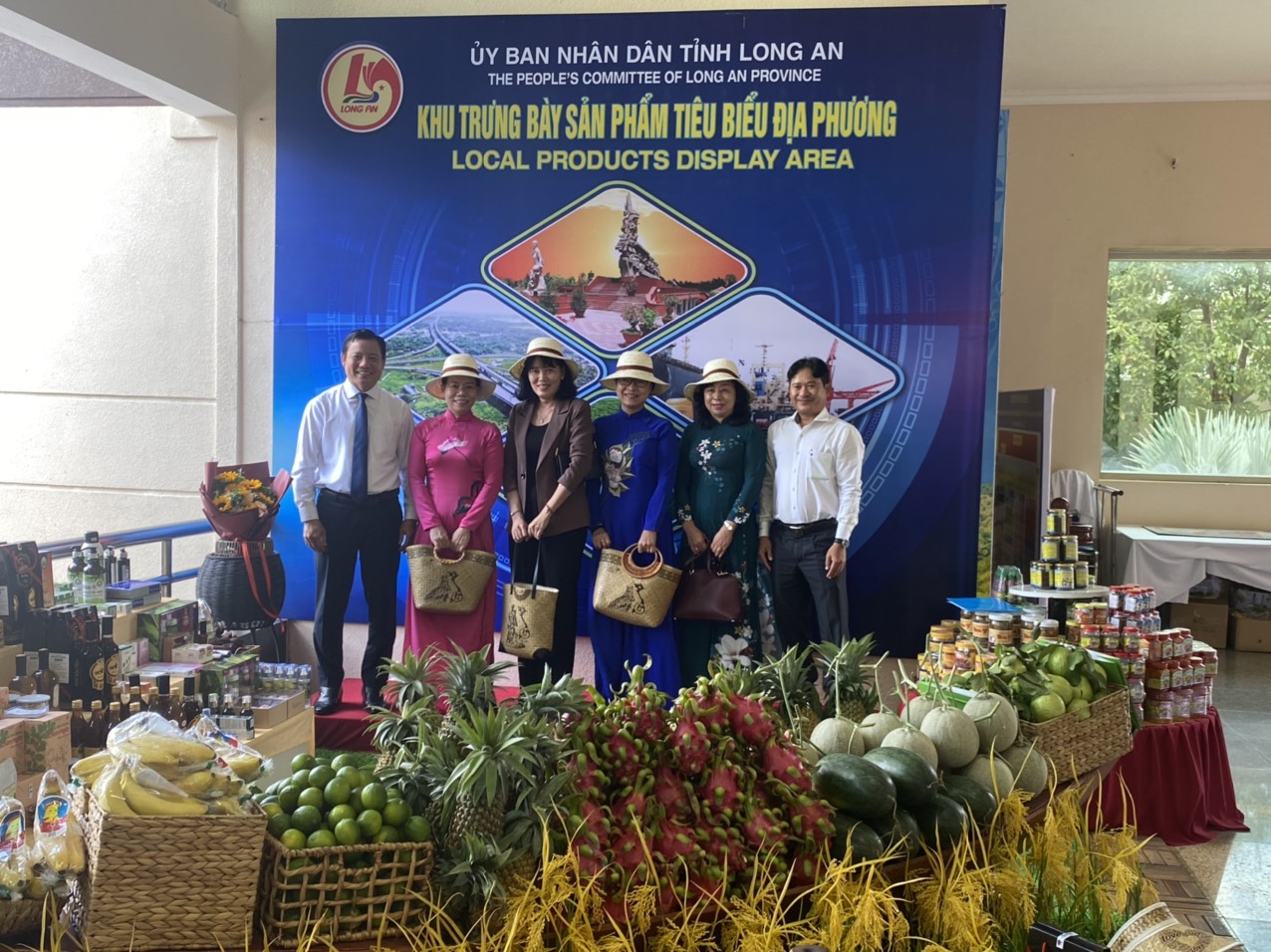 https://www.baolongan.vn/image/news/2022/20221103/images/h%C3%ACnh%201.jpg
