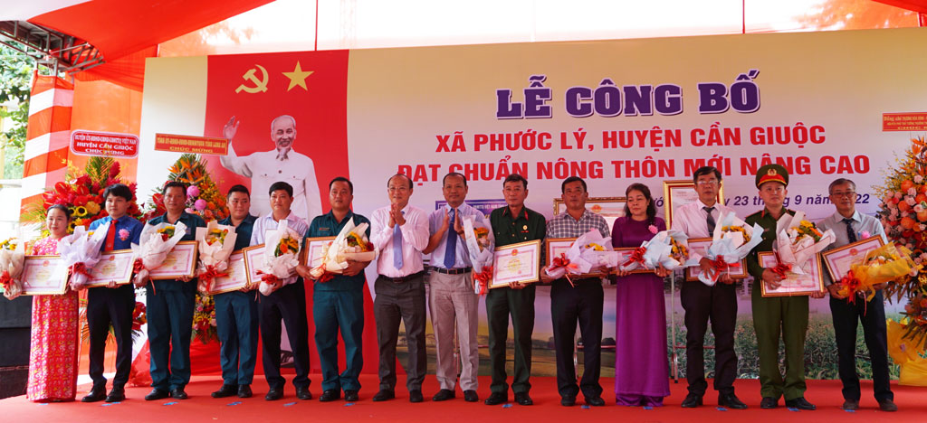 Cần Giuộc phấn đấu trở thành huyện nông thôn mới