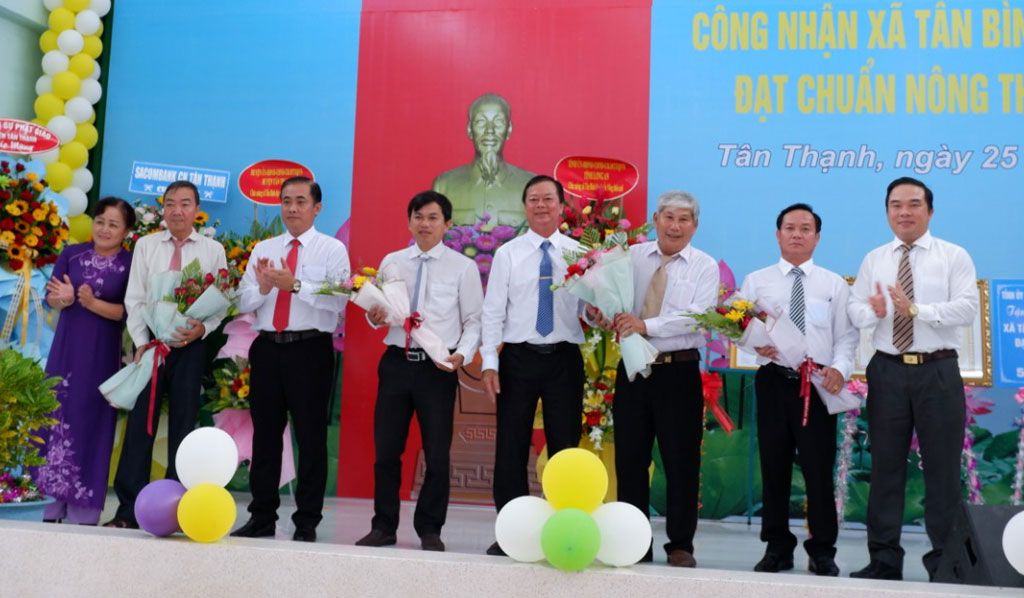 Tân Thạnh: 11/12 xã đạt chuẩn nông thôn mới