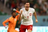 Robert Lewandowski lần đầu ghi bàn ở World Cup, Ba Lan đánh bại Saudi Arabia