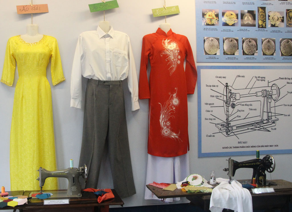 Trưng bày máy may cổ, một không gian đầy hoài niệm