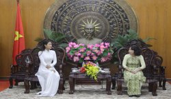 Hoa hậu Hòa bình Việt Nam 2022 - Đoàn Thiên Ân nhận Bằng khen của UBND tỉnh Long An