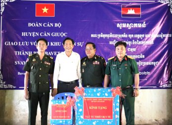 Huyện Cần Giuộc giao lưu với Chi khu Quân sự TP.Ba Vet