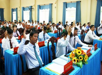 Kỳ họp lần thứ 6 HĐND huyện Vĩnh Hưng thông qua 5 nghị quyết