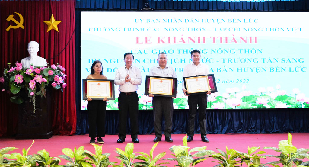 Bến Lức: Khánh thành 10 cây cầu giao thông nông thôn do nguyên Chủ tịch nước - Trương Tấn Sang vận động tài trợ