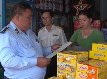 Tân Hưng kiểm tra hàng hóa Tết Tân Hưng kiểm tra hàng hóa Tết