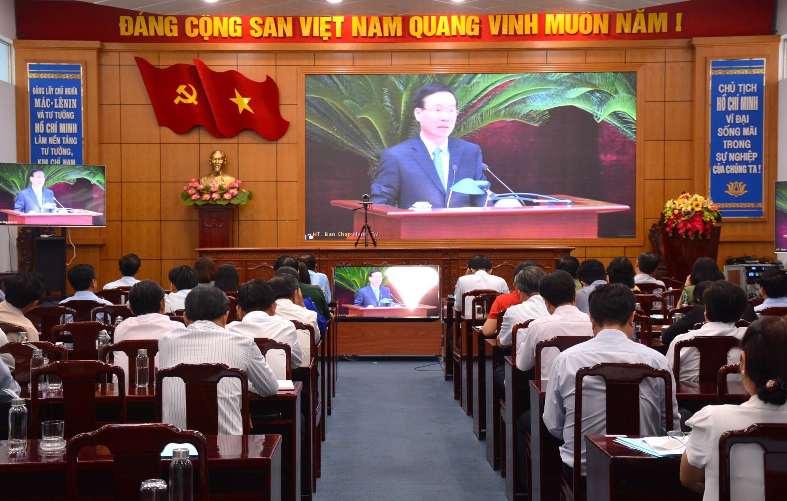 'Không dừng, không nghỉ, không chùng xuống' trong kiểm tra, giám sát và thi hành kỷ luật Đảng