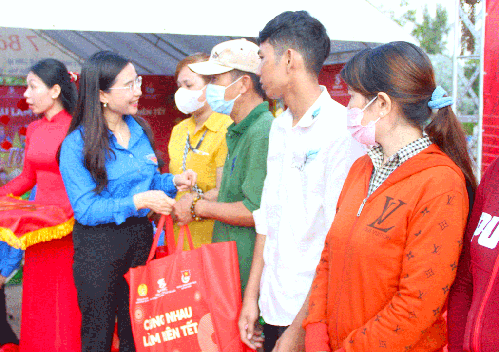 Ấm áp chương trình 'Cùng nhau làm nên Tết'