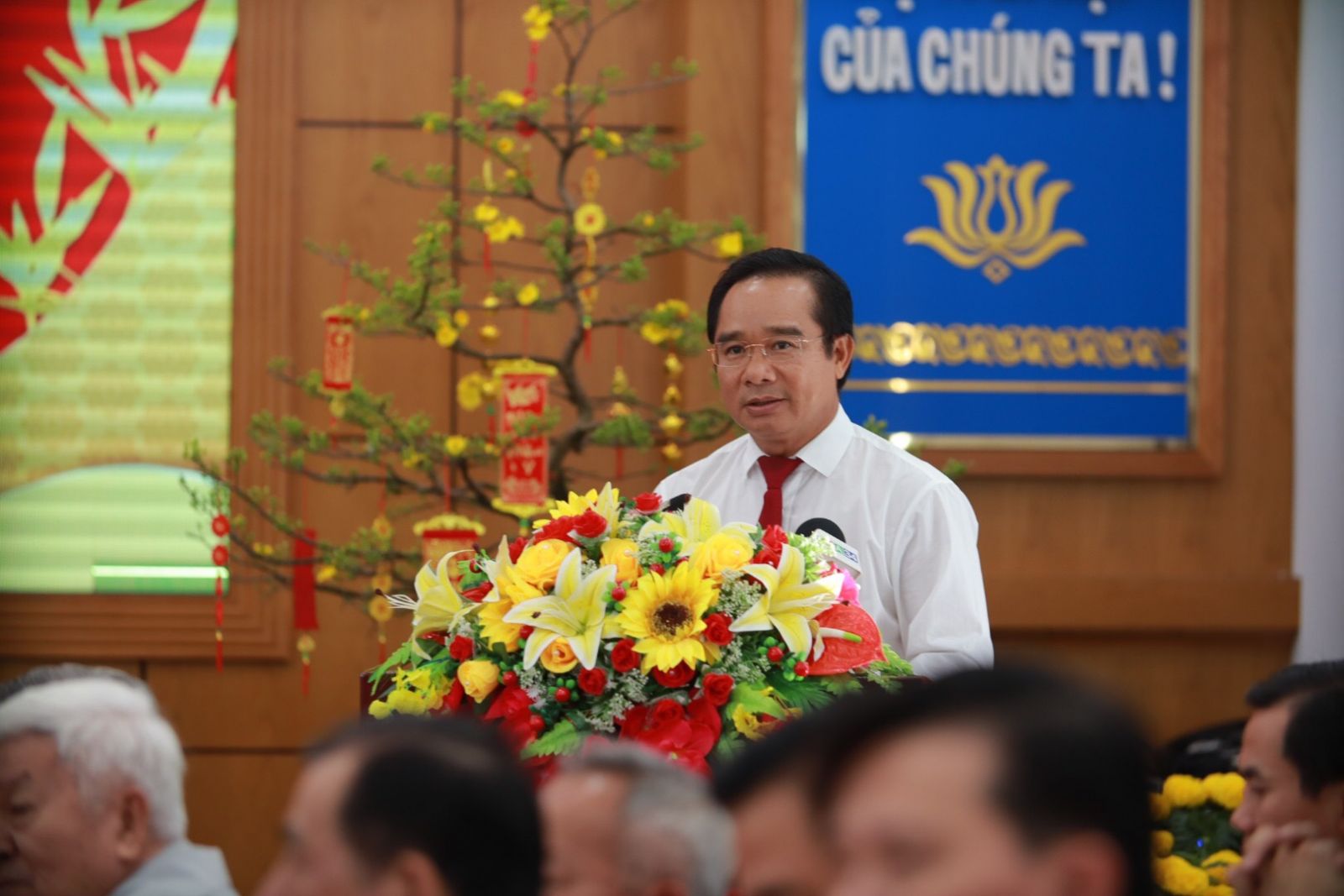 Former State President - Truong Tan Sang gives Party Committee, government and people of Long An New Year greeting
