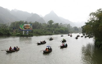 A trip to Huong Son landscape complex - the land of Buddha