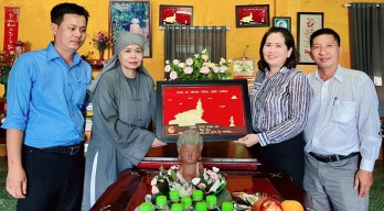 Những tấm gương hết lòng vì cộng đồng