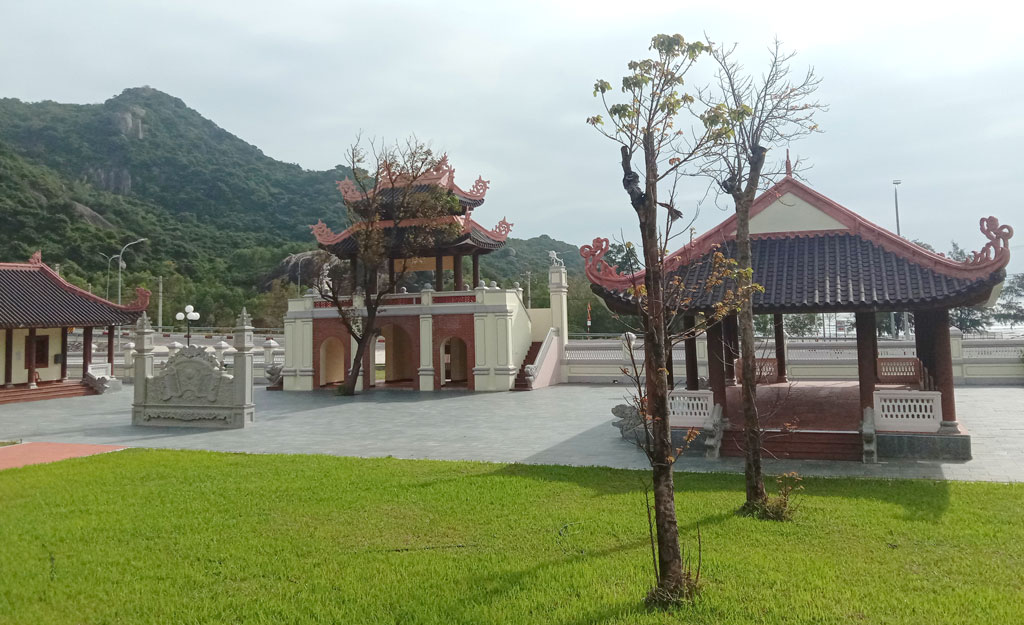 Du xuân thăm đền thờ Nguyễn Trung Trực trên 'đất võ trời văn'