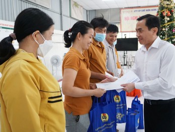 Tân An chăm lo tết cho các đối tượng