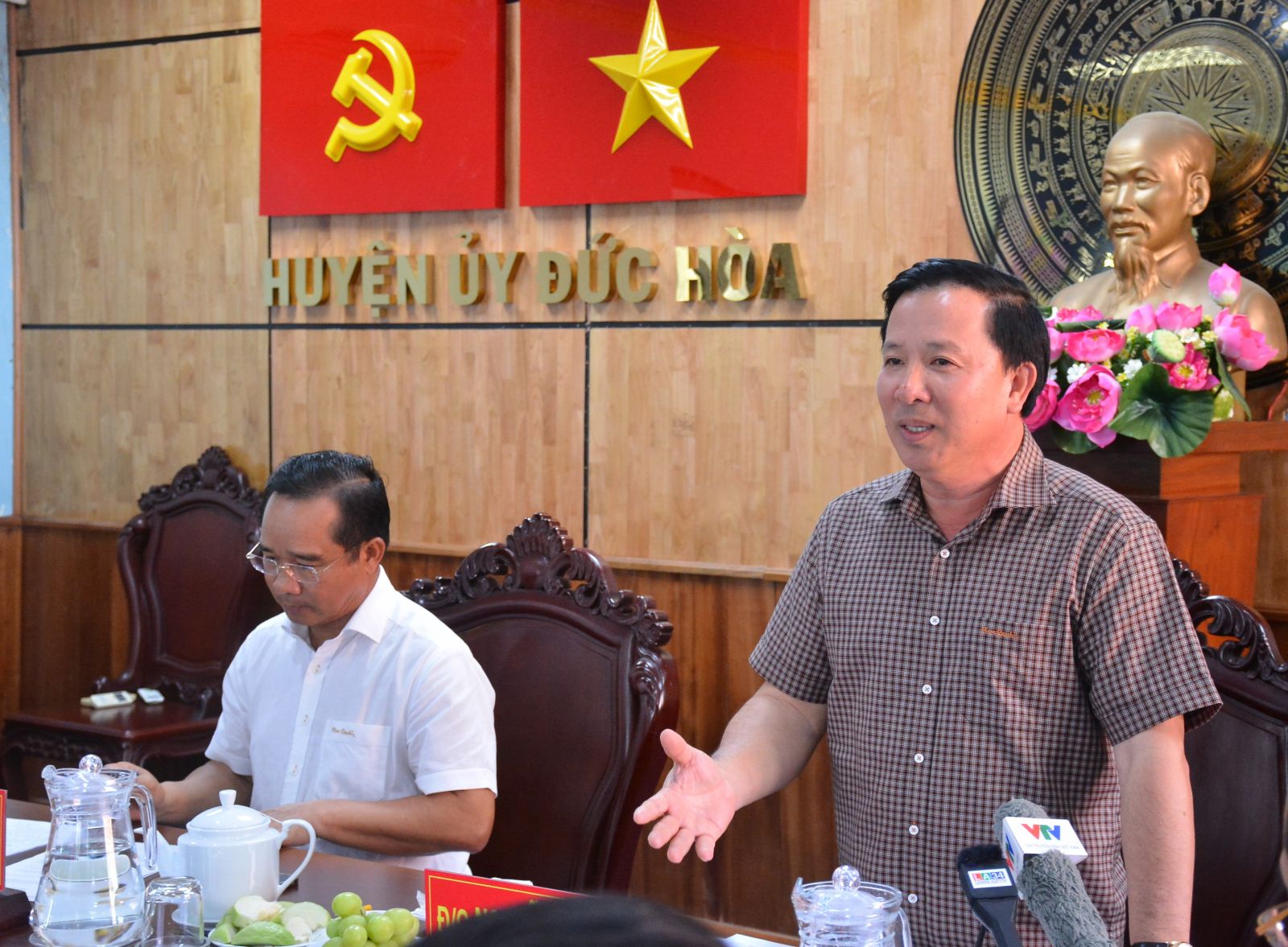 Secretary of Long An Provincial Party Committee - Nguyen Van Duoc surveys key traffic projects