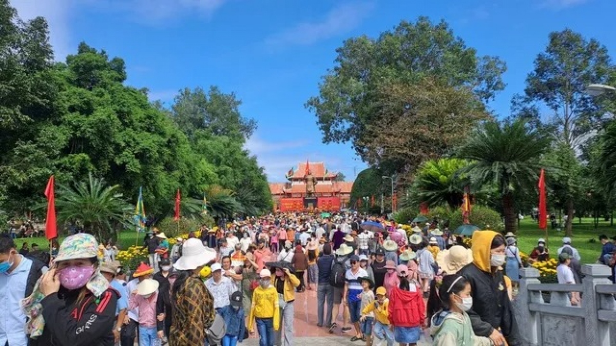 Cây me, giếng nước trong vườn nhà Tây Sơn