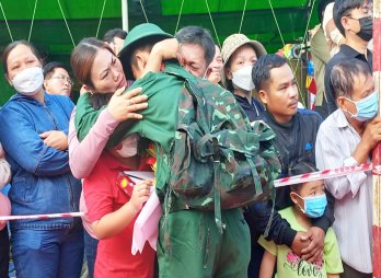 TP.Tân An: 150 tân binh lên đường nhập ngũ