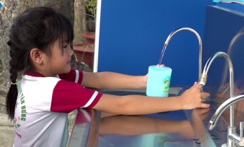 Tân Hưng: Chương trình 'Nước sạch học đường' mang lại hiệu quả thiết thực