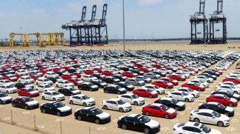 Thị trường ô tô 'lao dốc' ngay tháng đầu tiên năm 2023