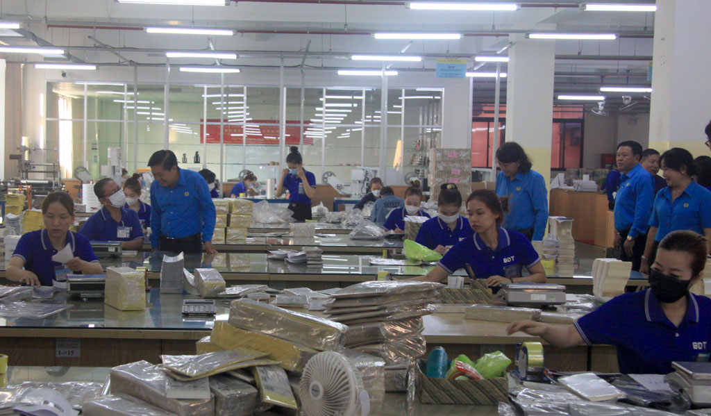 Đồng hành cùng doanh nghiệp và người lao động