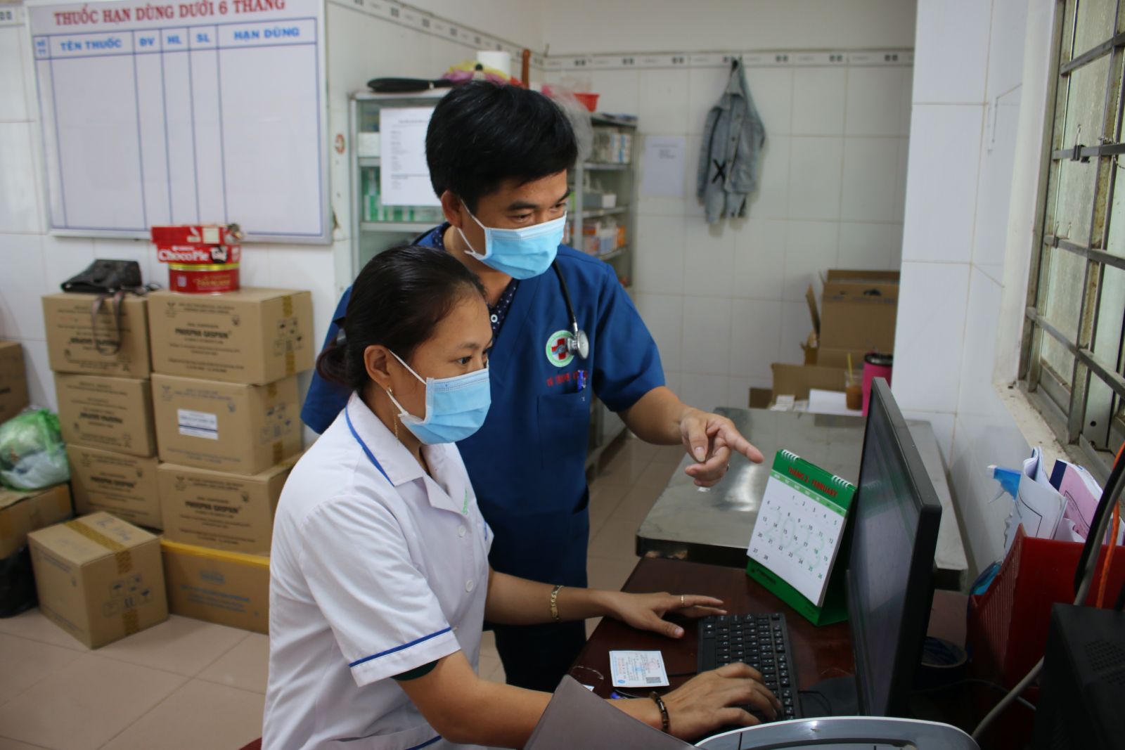 Bác sĩ vùng sâu hết lòng vì bệnh nhân