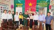 Bí thư Thành ủy Tân An thăm, tặng quà lực lượng vũ trang làm nhiệm vụ trên tuyến biên giới