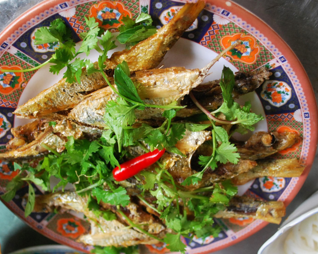 Cá mòi hương vị khỏi chê, chiên giòn nhắm rượu là mê ly liền