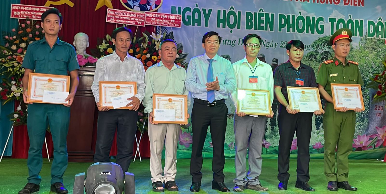 Tân Hưng: Hiệu quả thiết thực từ Ngày Biên phòng toàn dân
