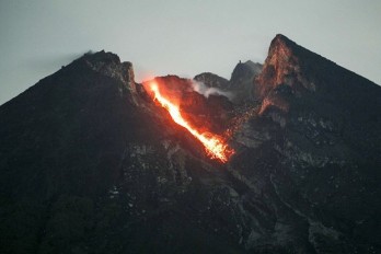 Indonesia's Merapi volcano erupts