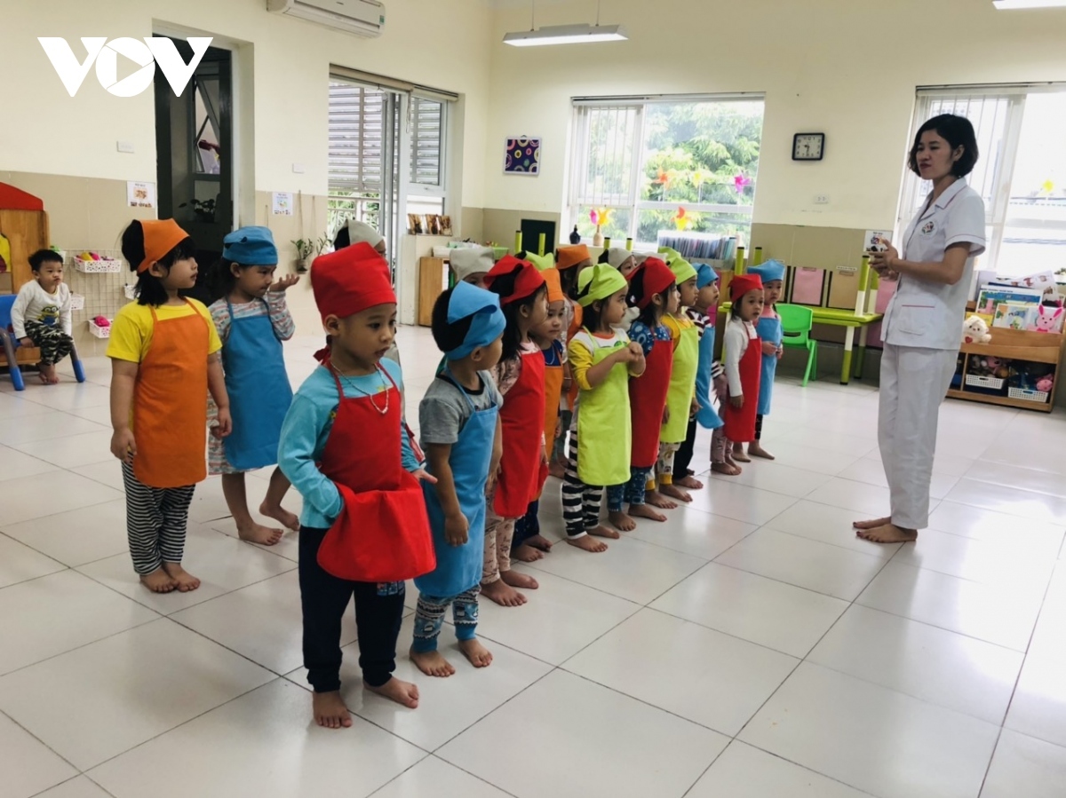 Bộ trưởng Bộ LĐ-TB-XH trả lời kiến nghị giảm tuổi nghỉ hưu với giáo viên mầm non