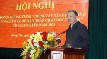 Minister calls for donors’ housing support to poor, AO victims
