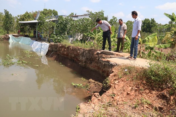 Vùng đầu nguồn trên sông Tiền tiếp tục sạt lở nghiêm trọng