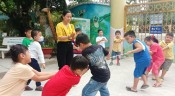 Cô giáo mầm non yêu nghề, mến trẻ