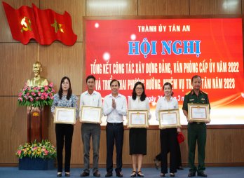 Thành ủy Tân An tổng kết công tác xây dựng Đảng năm 2022