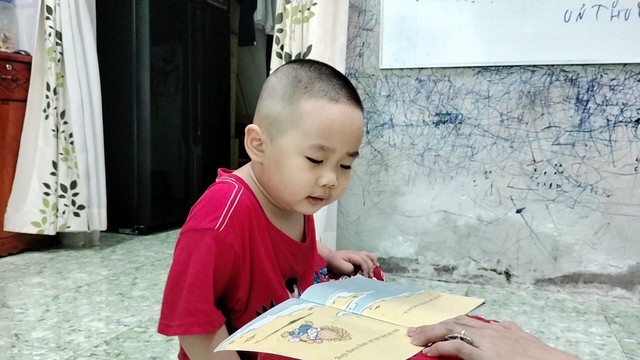 Bé trai 37 tháng tuổi ở Cà Mau biết làm toán và đọc thạo tiếng Anh