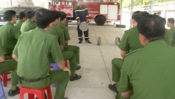 Kiến Tường bồi dưỡng kiến thức pháp luật, nghiệp vụ kiểm tra phòng cháy, chữa cháy và cứu nạn, cứu hộ Kiến Tường bồi dưỡng kiến thức pháp luật, nghiệp vụ kiểm tra phòng cháy, chữa cháy và cứu nạn, cứu hộ