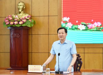 Deputy Prime Minister - Le Minh Khai works on handling Phuong Nam Pulp Factory project